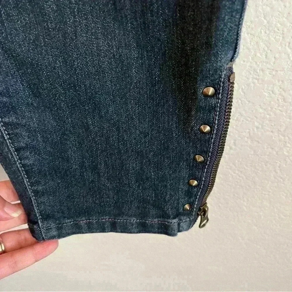 Torrid Denim Women’s Jeans w/Leg Side Zippers and Stud Design Size 14 - Picture 7 of 9
